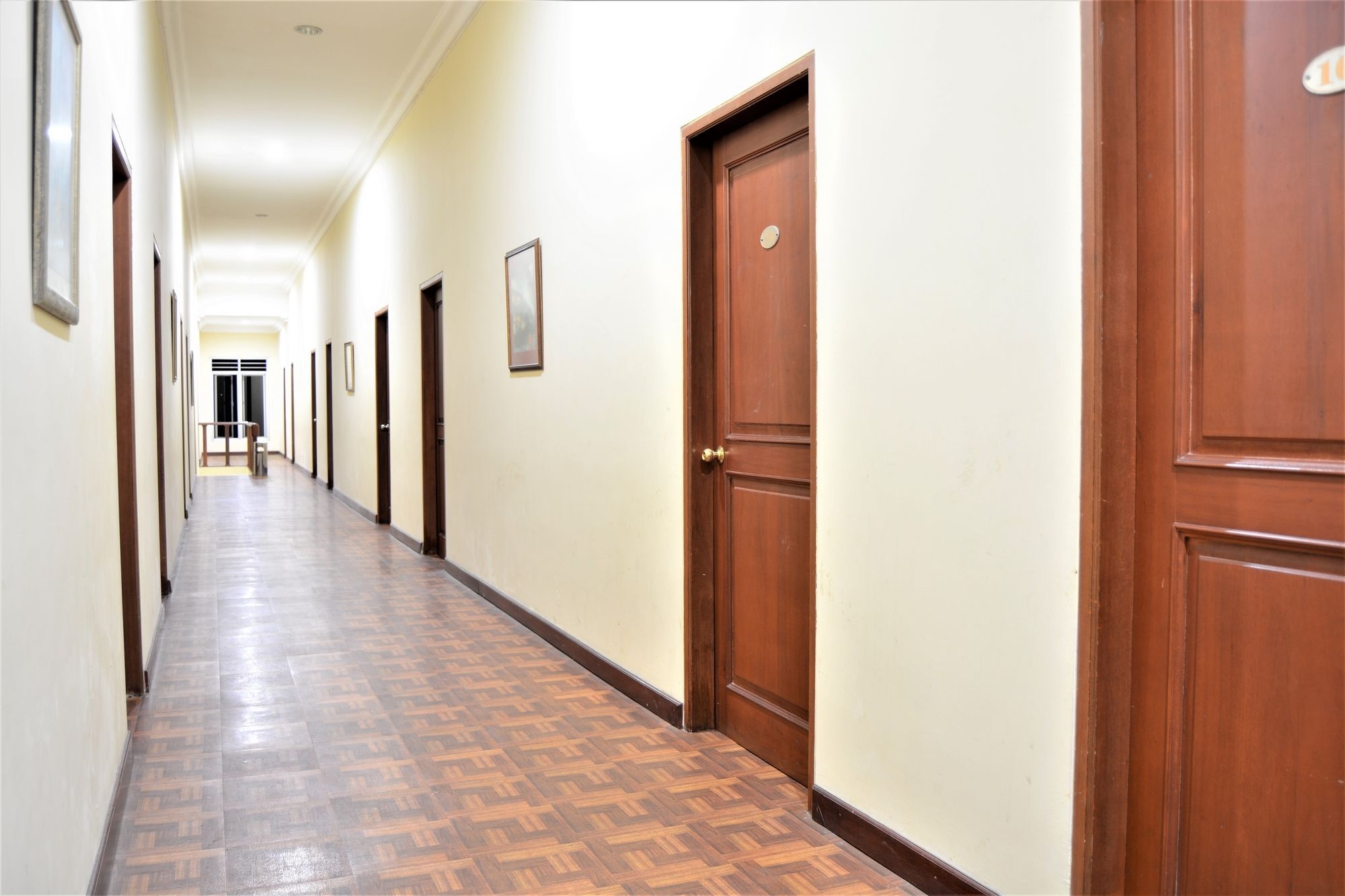 Zen Rooms Basic Cipanas Km.78 Экстерьер фото