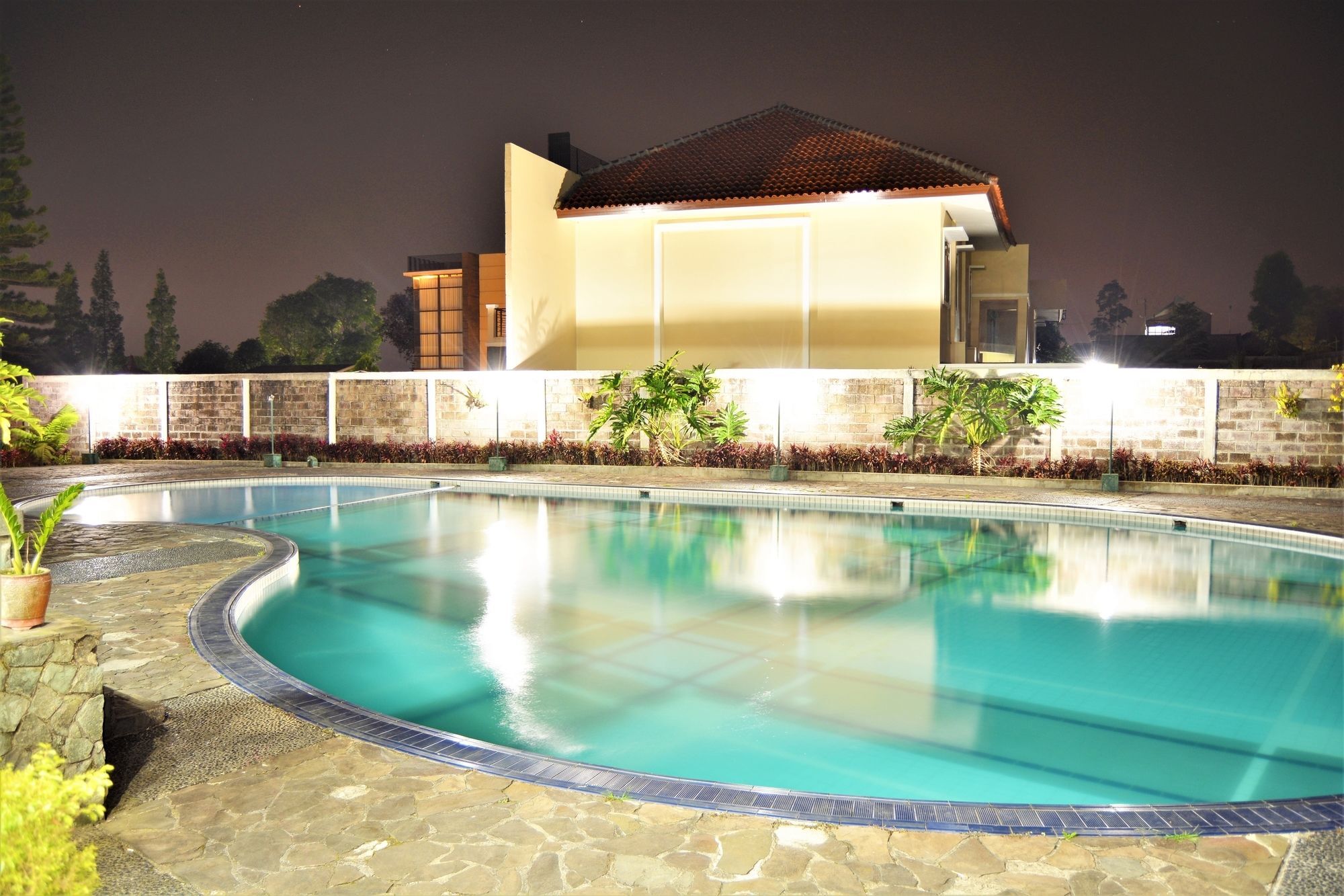 Zen Rooms Basic Cipanas Km.78 Экстерьер фото
